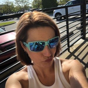 Meet your Posher, Carla